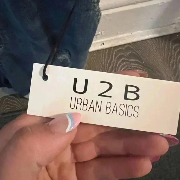 U2B Urban basics woman’s jean shortalls. NWT. Size Medium - Picture 3 of 4